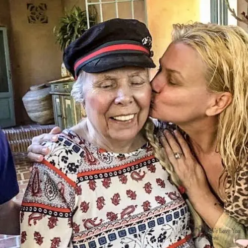 Kelly Dale Anderson with her Mother Joni Mitchell
